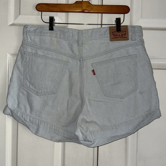 NWOT Levi’s Light Wash A-Line Mom Shorts - Picture 5 of 9